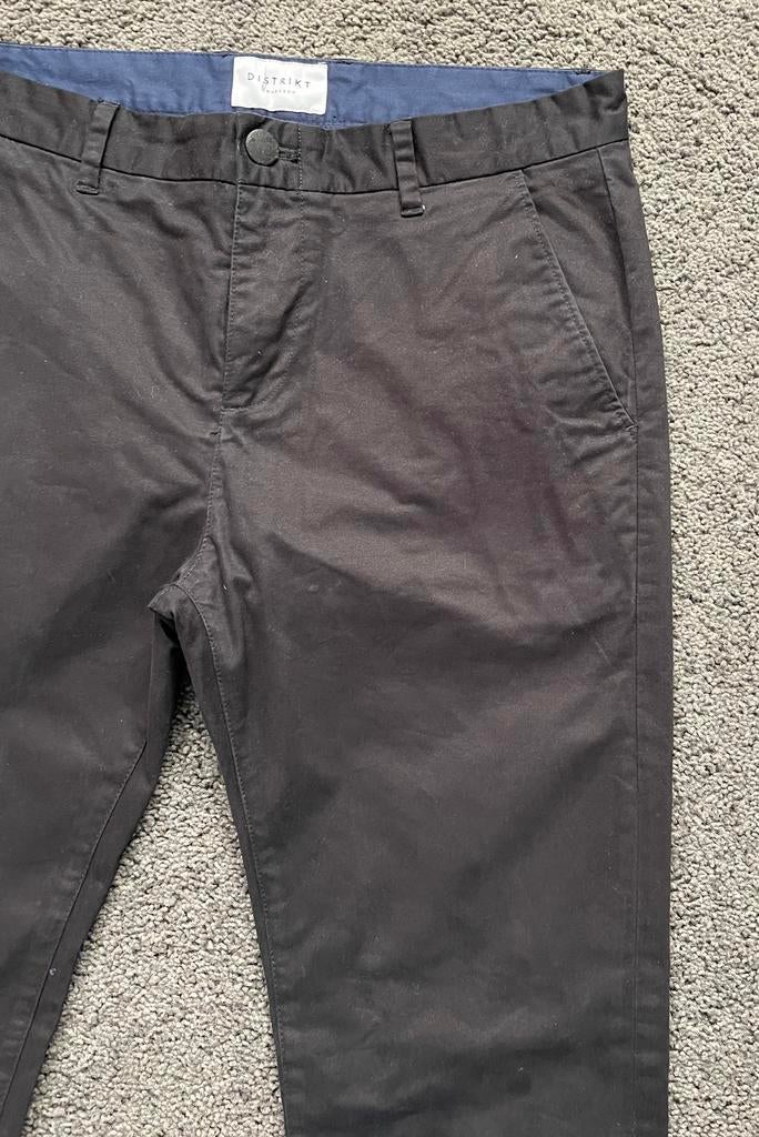 Distrikt super mooie zwarte chino maat Large, Kleding | Heren, Ophalen of Verzenden, Zo goed als nieuw, Maat 52/54 (L), Zwart