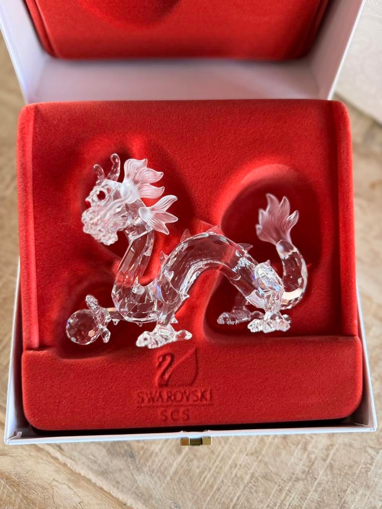 2 Swarovski beelden. Leeuw en draak, Verzamelen, Ophalen, Zo goed als nieuw, Figuurtje