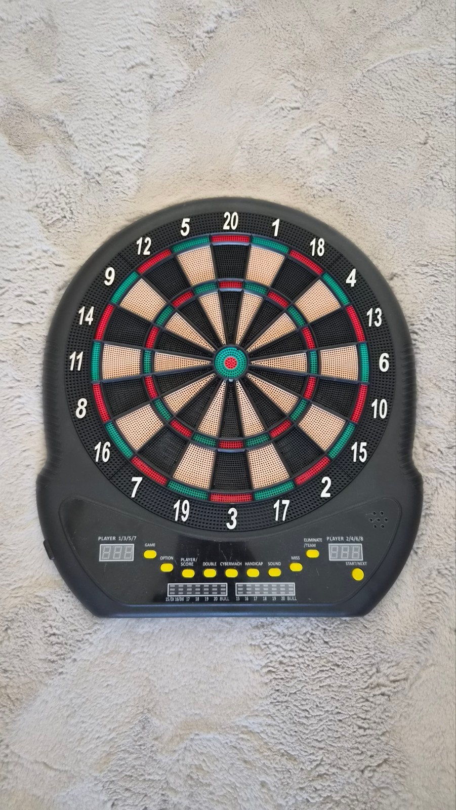 Elektronisch dartbord met 18 pijlen en oplader, Ophalen of Verzenden, Zo goed als nieuw, Dartbord met pijlen, Elektronisch