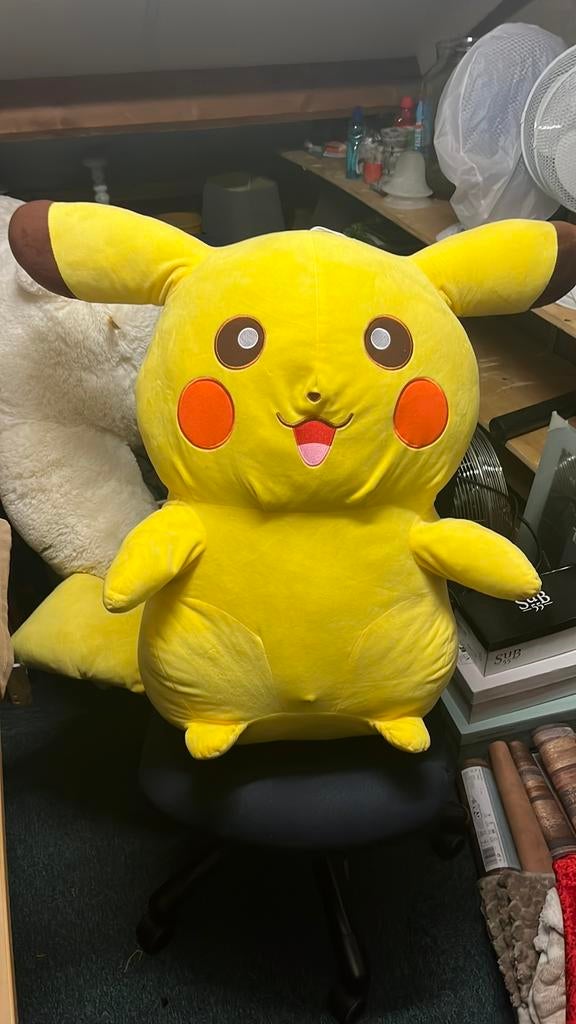 Grote picachu knuffel, Ophalen, Zo goed als nieuw, Overige typen