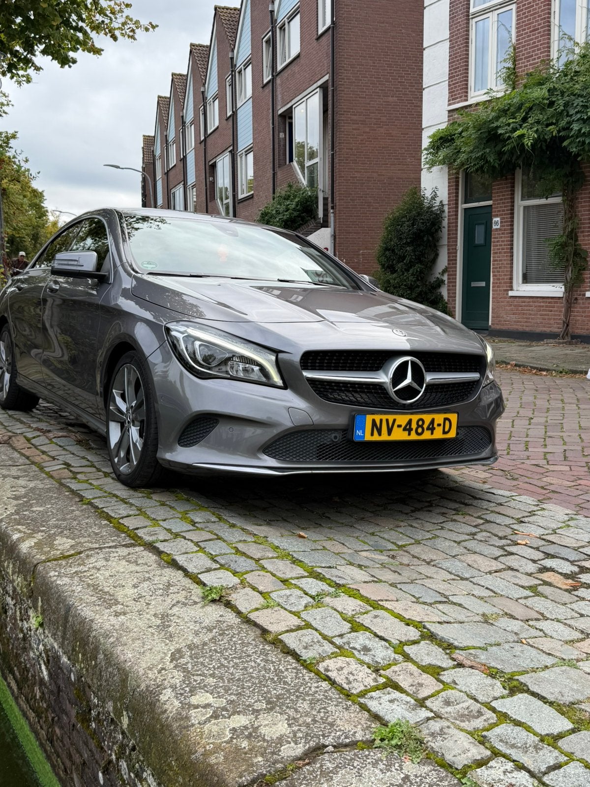 Mercedes CLA 180 123 PK Navigatie Distronic Parkeersensor, Auto's, Voorwielaandrijving, CLA, Zwart, 4 cilinders