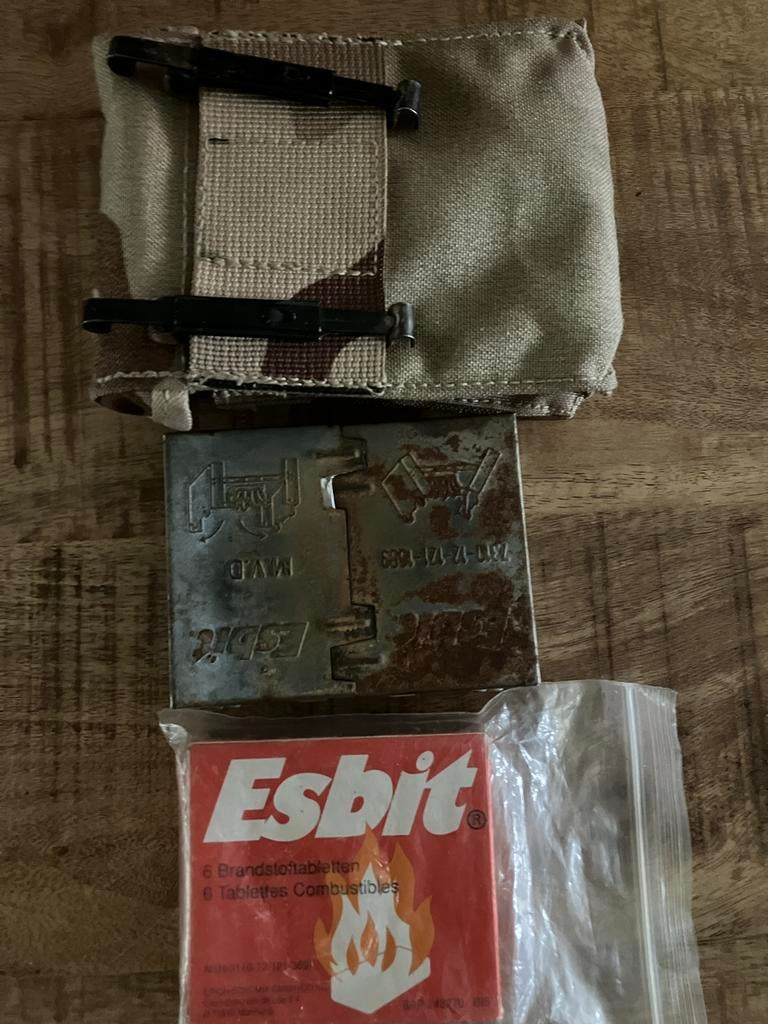 Esbit Brander met Brandstoftabletten en Hoesje, Ophalen of Verzenden, Landmacht, Nederland