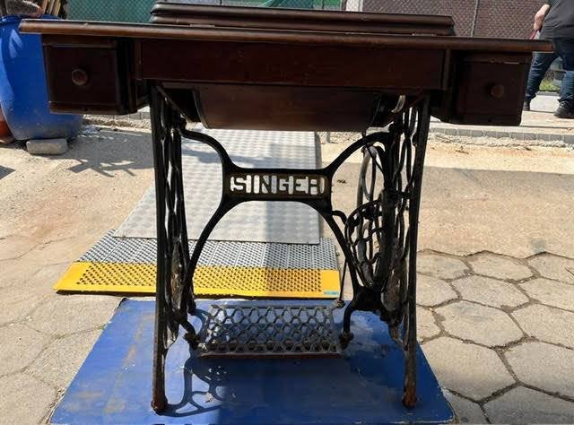 Antieke Singer Trapnaaimachine met Origineel Houten Kabinet, Ophalen of Verzenden