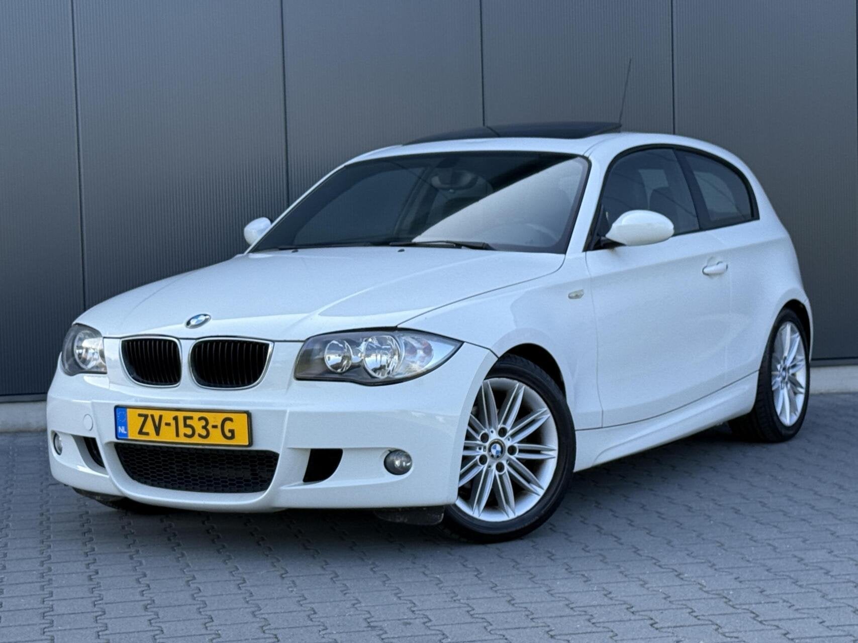 Bmw 1-serie 118I M-Pakket - Schuifdak - Leder - Elek Pakket, 1-Serie, Achterwielaandrijving, Zwart, 4 stoelen