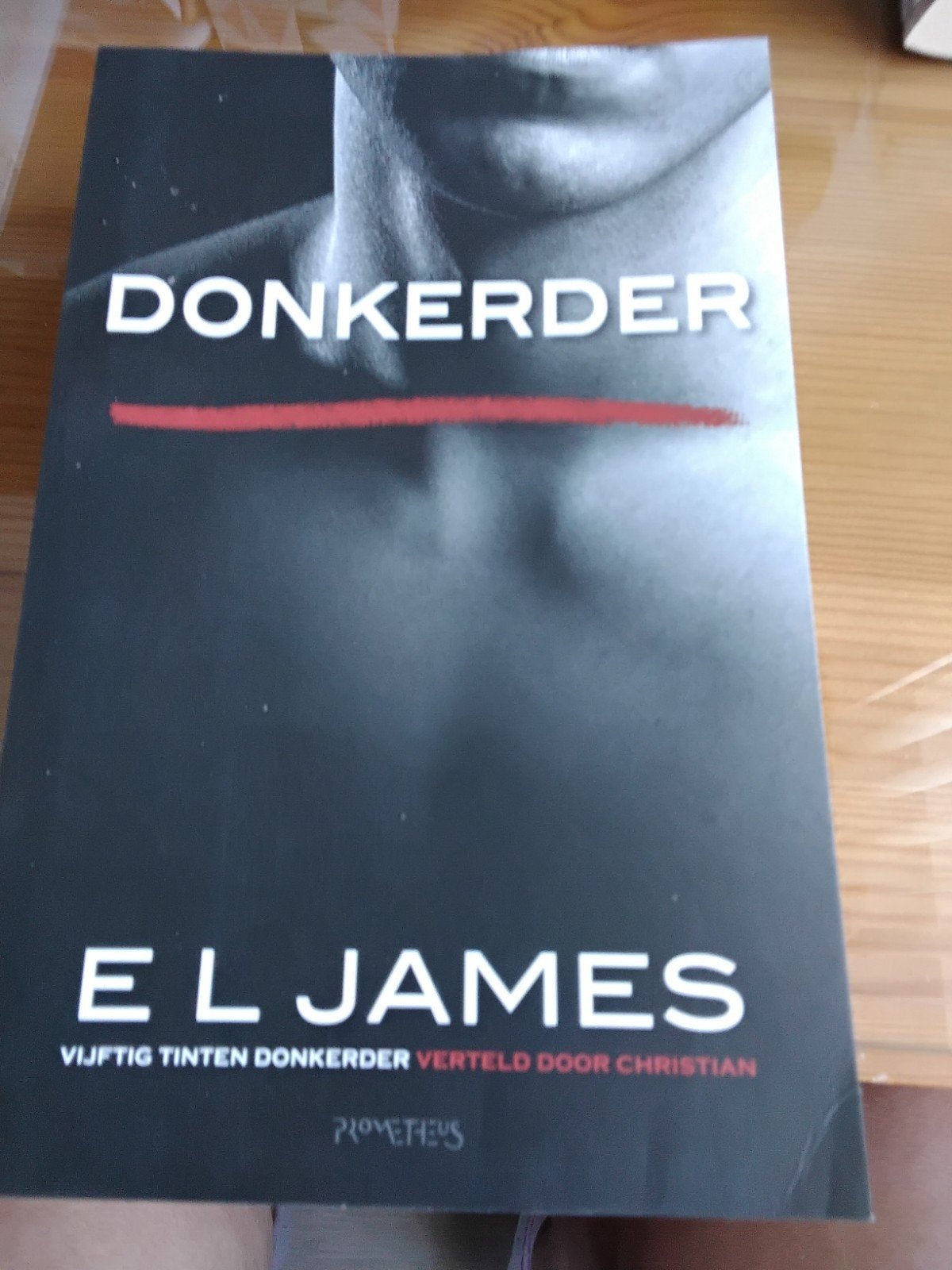 E.L. James - Donkerder, E.L. James, Ophalen of Verzenden, Zo goed als nieuw, Amerika