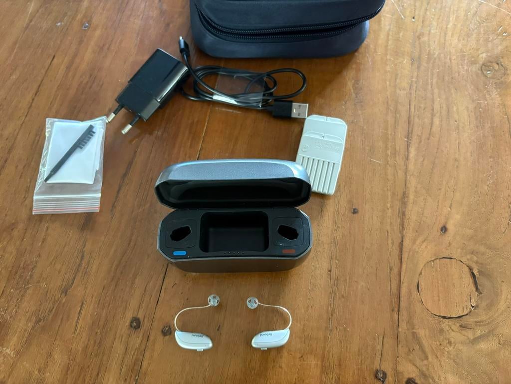 ReSound Vivia 960 - Oplaadbare hoorapparaten, Diversen, Verpleegmiddelen, Zo goed als nieuw, Ophalen