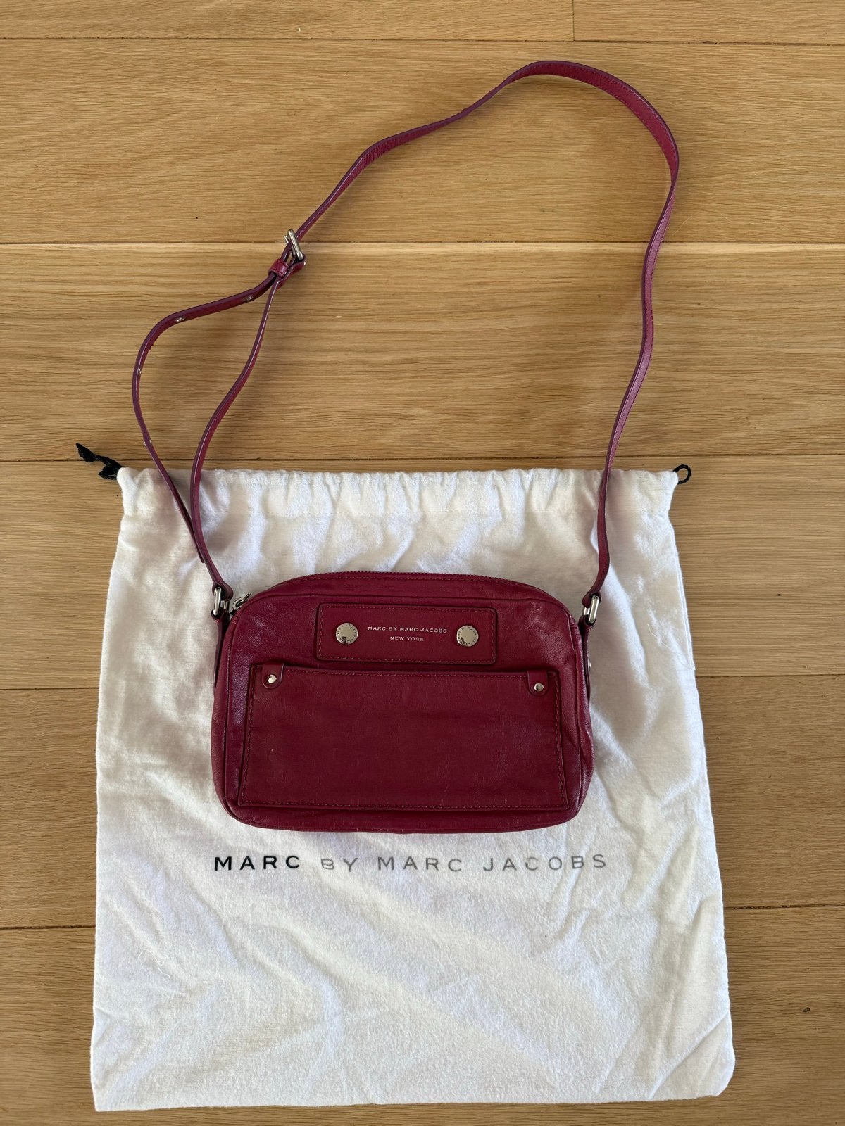 Marc by Marc Jacobs crossbody tas - Fuchsia, Ophalen of Verzenden, Zo goed als nieuw, Roze, Schoudertasje