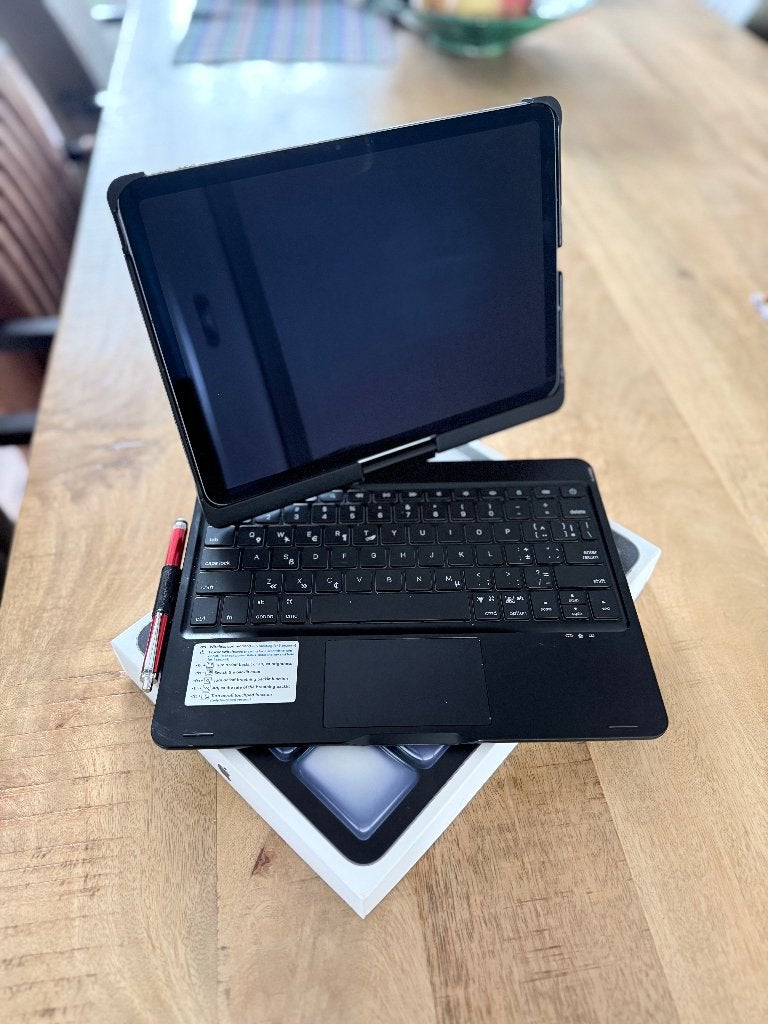 Apple iPad Air 2024 11"  M2 WiFi+Cellular + 360 toetsenbord