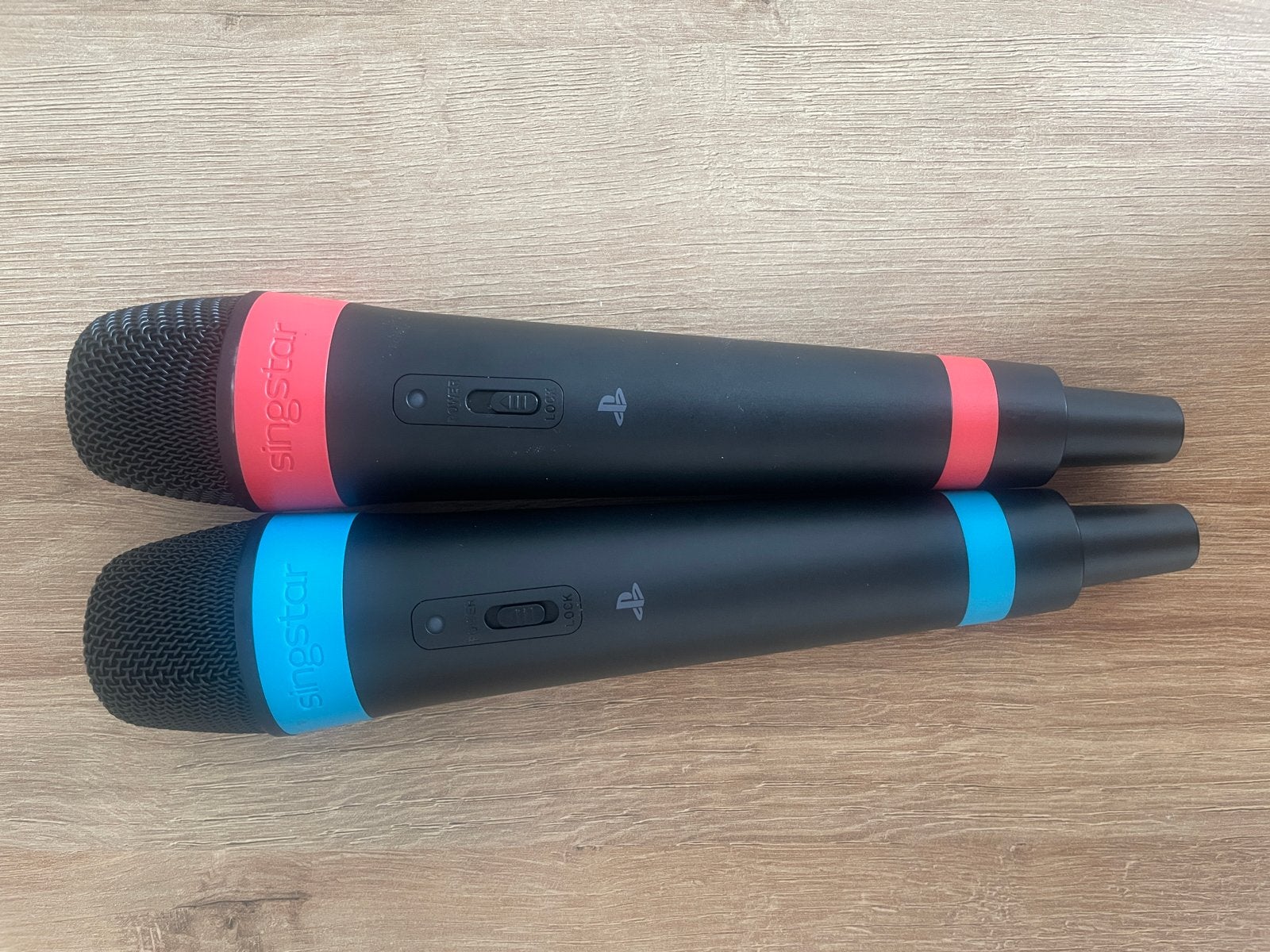 Singstar Microfoons voor PlayStation (2 stuks), Ophalen of Verzenden, Gebruikt, Zangmicrofoon