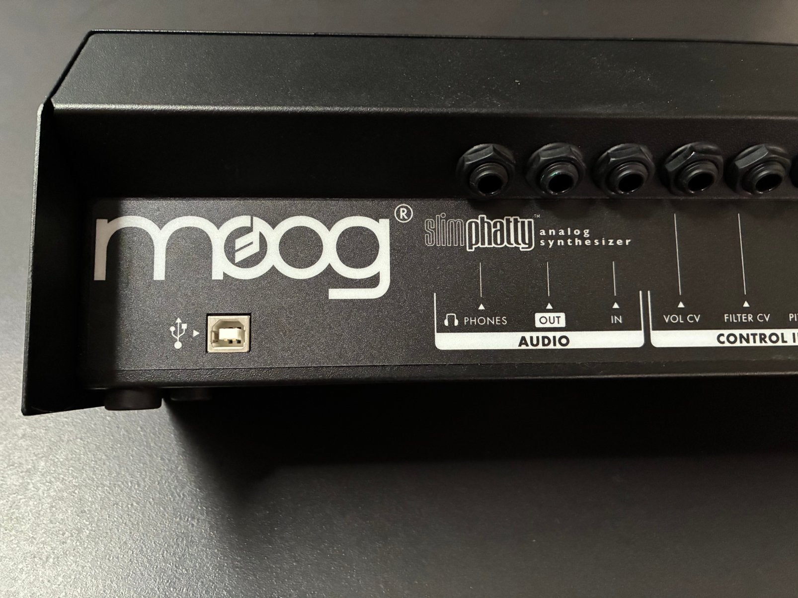 Foto 7 van Moog Slim Phatty – Analoge Desktop Synthesizer