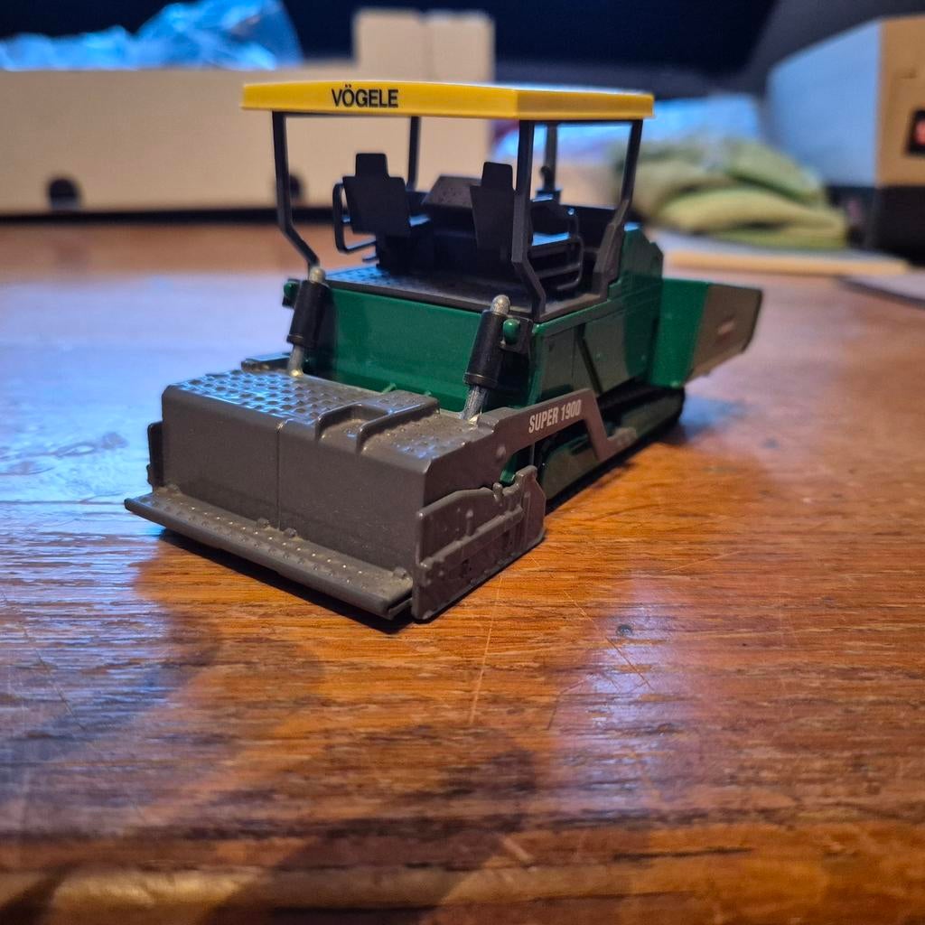 Heavy haulage Vögele Super 1900 Asfaltmachine Model, Hobby en Vrije tijd, Ophalen of Verzenden, Zo goed als nieuw, Overige typen