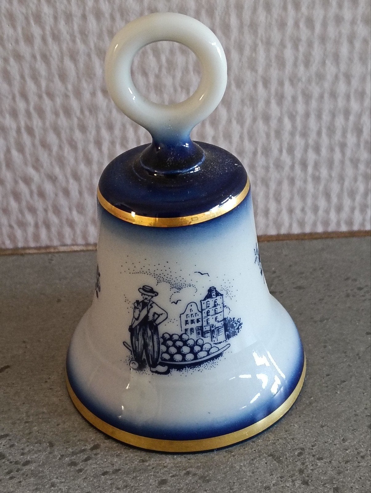 Blauwe belletjes van Royal Mosa. Collectie 1987, Ophalen