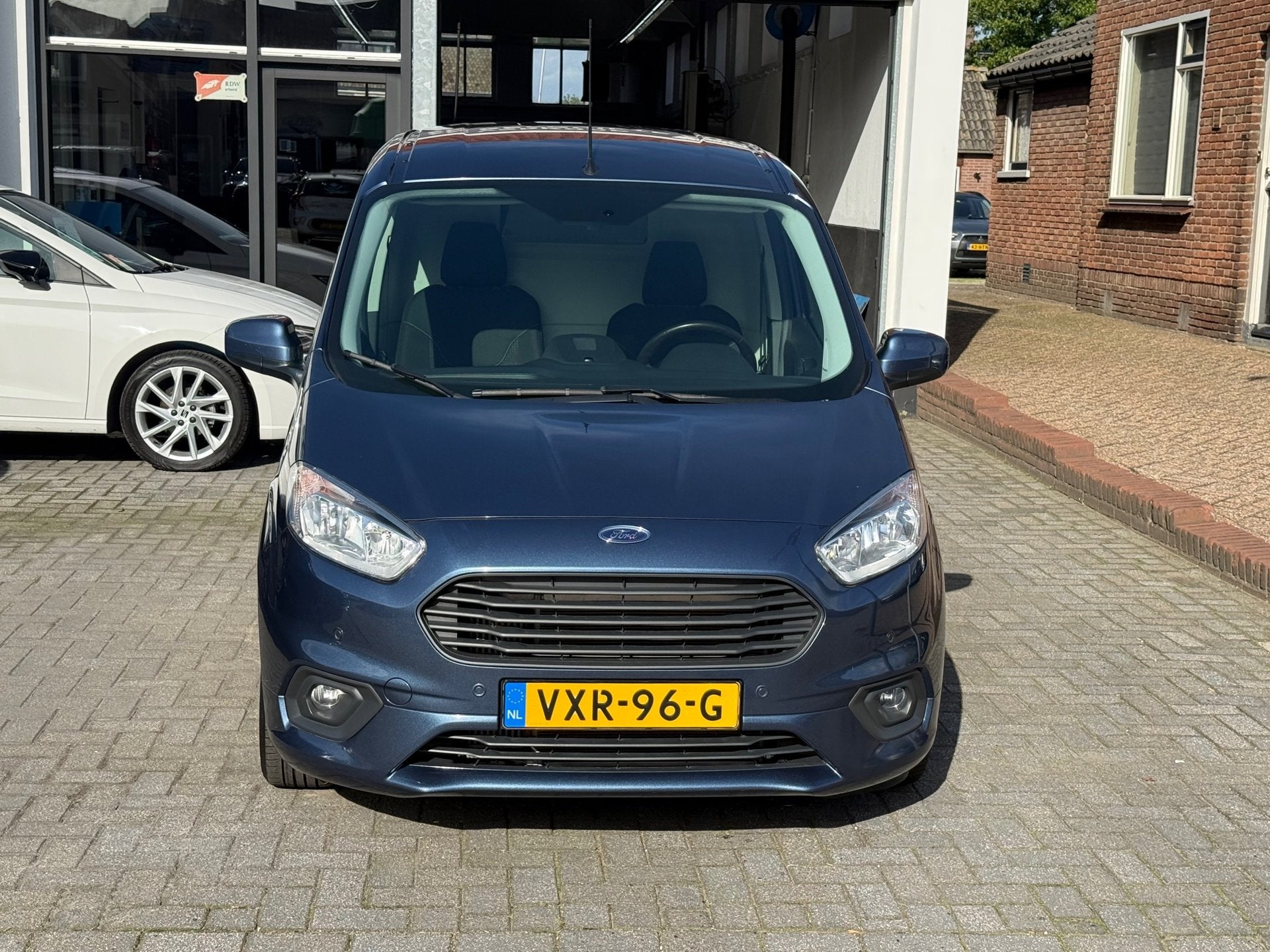 Ford Transit Courier 1.0 Limited EcoBoost S&S, Apple Carplay, Voorwielaandrijving, 15 km/l, Gebruikt, Euro 6