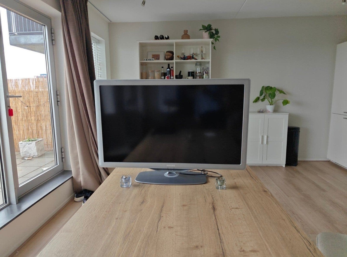 MOET WEG Philips Full HD tv 40 inch met ambilight, Ophalen, Philips, Gebruikt, LCD