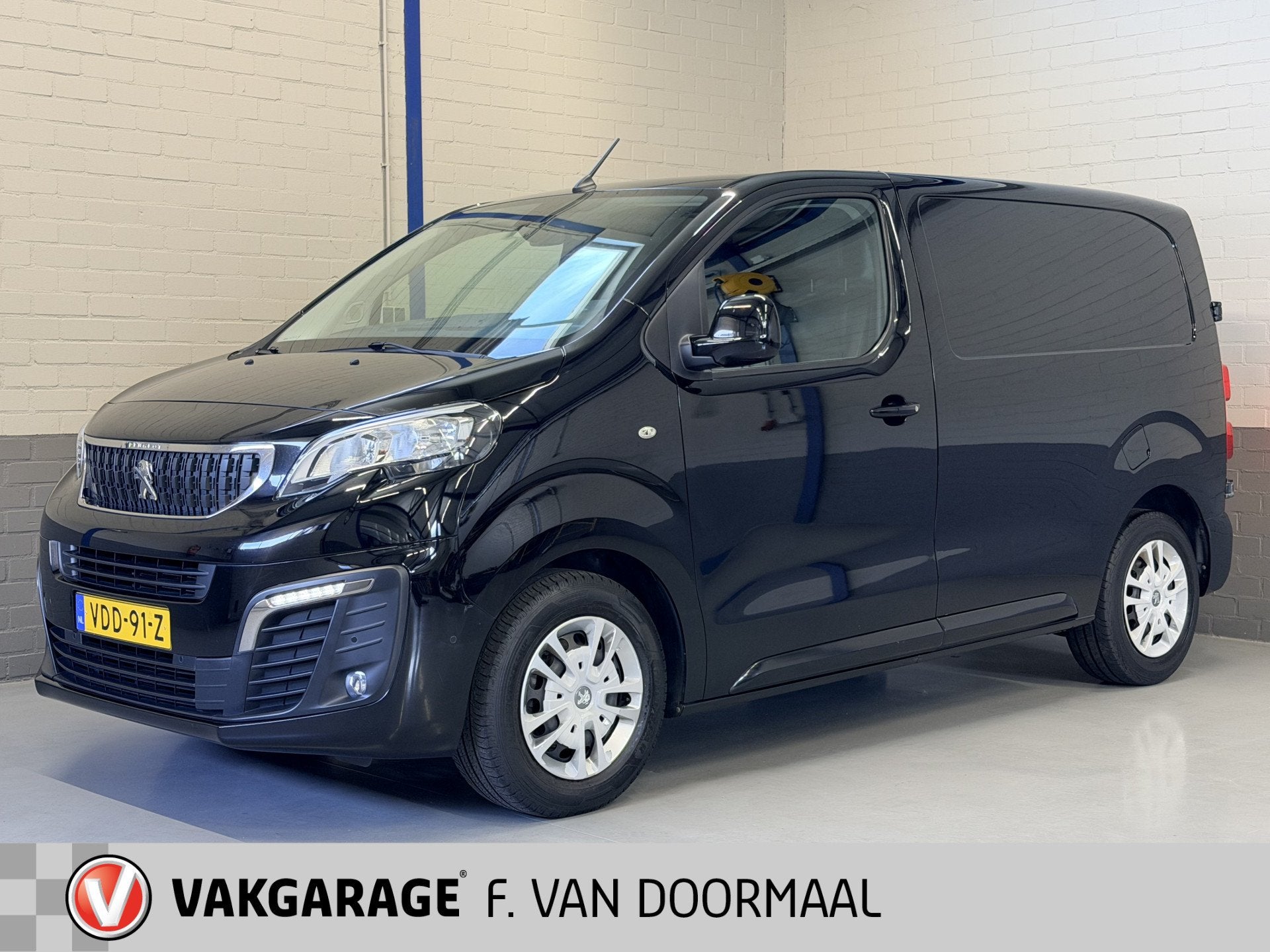 Peugeot Expert 1.5 BlueHDI 100 Compact Premium (bj 2019), Voorwielaandrijving, Gebruikt, Euro 6, 4 cilinders