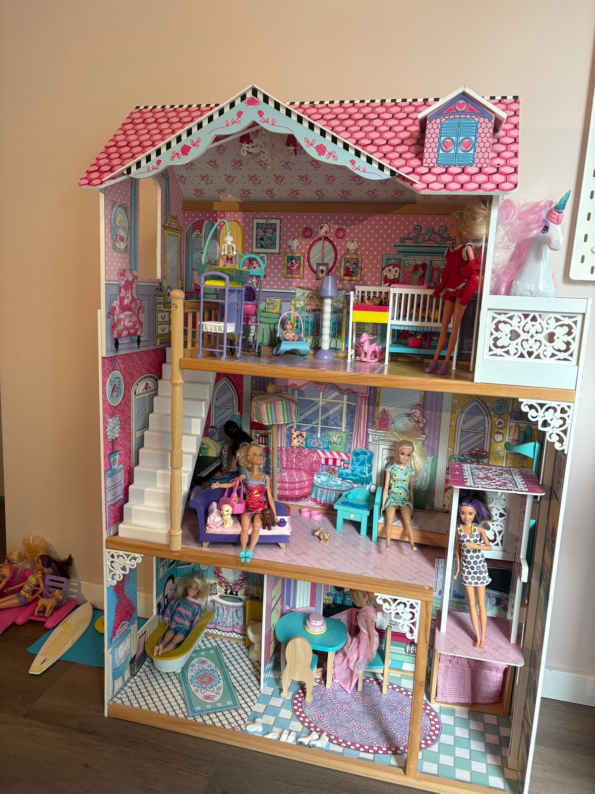 Kidscraft Annabel poppenhuis met veel extra Barbie sets!, Ophalen, Zo goed als nieuw, Poppenhuis