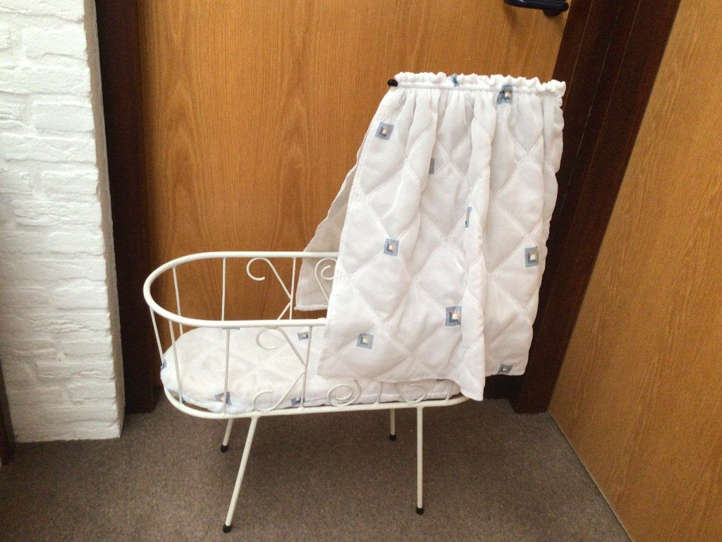 grote poppenwieg,  smeedijzer, vintage, poppenbed, Ophalen, Gebruikt, Overige typen