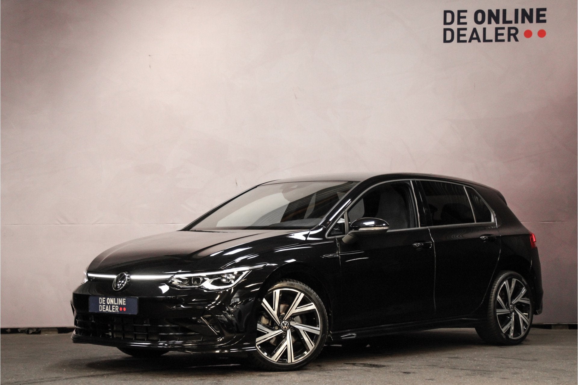 Volkswagen Golf 1.5 TSI R-Line |Sfeer|LED|Trekh|Stoelverw|, Voorwielaandrijving, Euro 6, 4 cilinders, Zwart