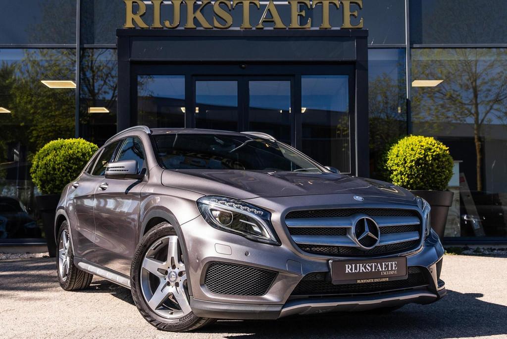 Mercedes GLA-klasse 200 AMG Line|STOELVERWARM.|18''|CLIMATE, Auto's, Bi-Xenon koplampen, Gebruikt, 715 kg, Leder en Stof