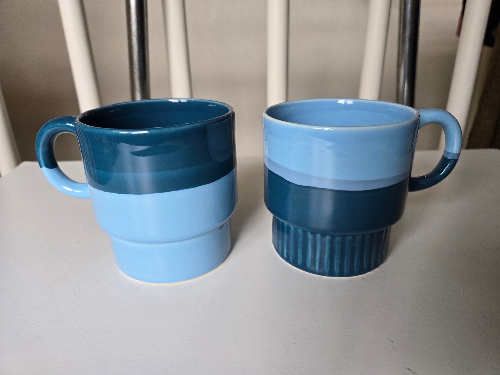 2 HK Living mokken blauw met kleine beschadigingen, Huis en Inrichting, Gebruikt, Overige merken, Keramiek, Overige stijlen
