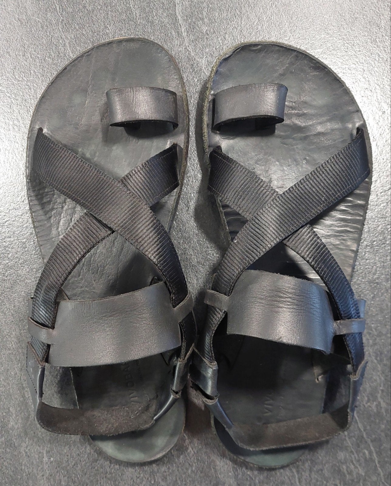 Te koop: Vivobarefoot slippers zwart maat 42, Ophalen of Verzenden, Zo goed als nieuw, Zwart