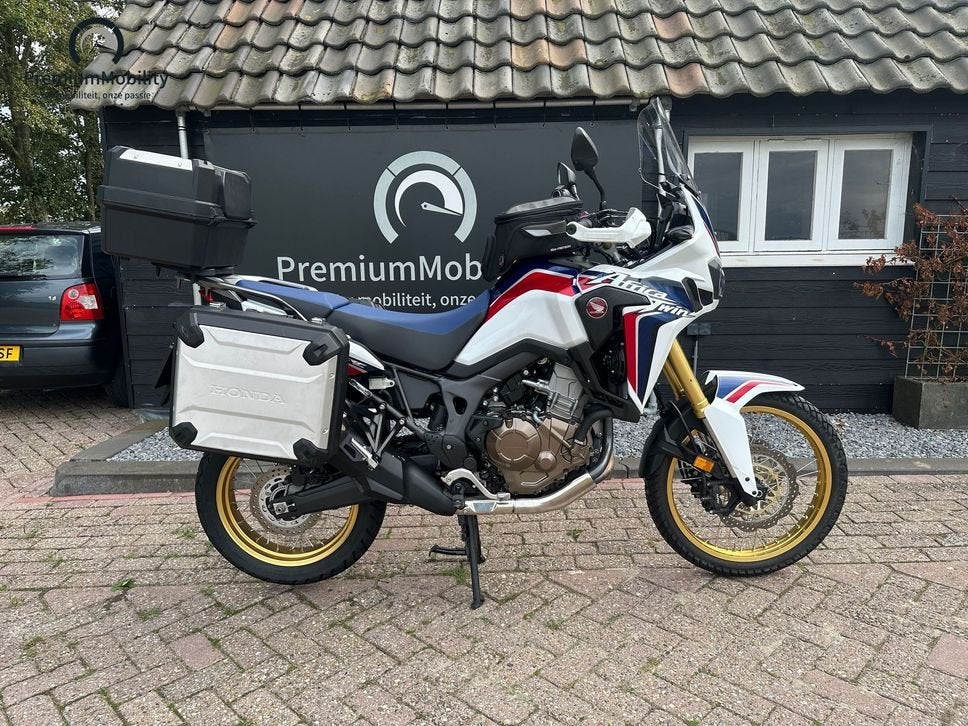 HONDA CRF 1000 AFRICA TWIN (BJ 2016 / 9769 KM), Motoren, 2 cilinders, HONDA, Motorrijbewijs A, Bedrijf
