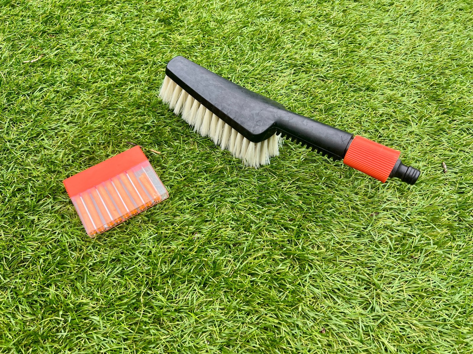 Gardena Autowasborstel met Zeepsticks - ZGAN, Ophalen of Verzenden, Zo goed als nieuw