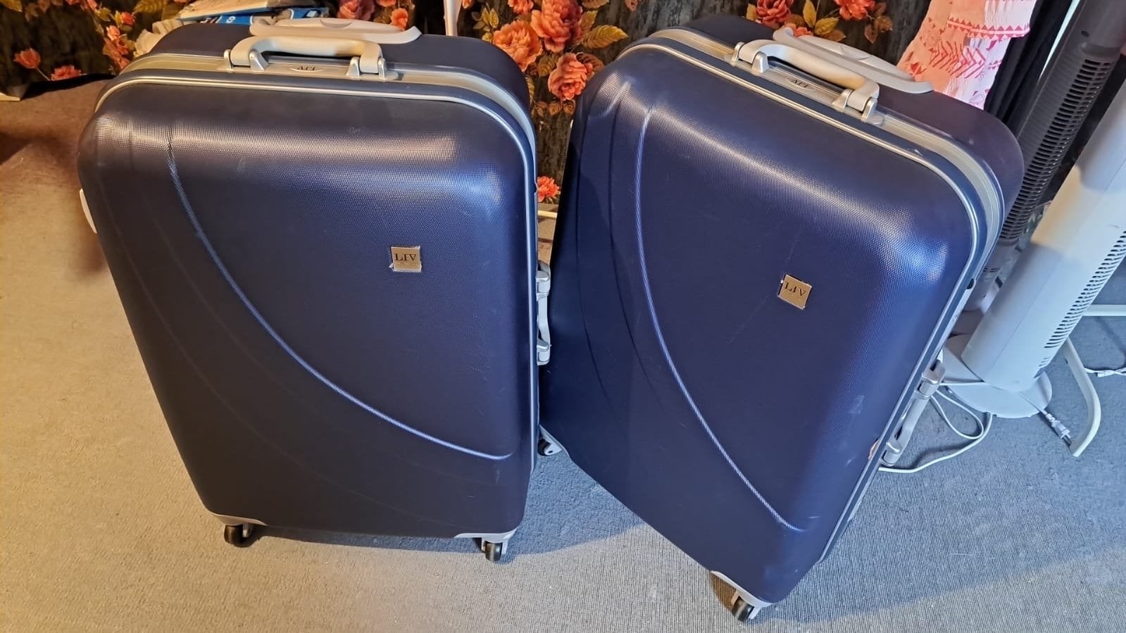 Set van 2 Liv koffers - Donkerblauw, in goede staat, Sieraden, Tassen en Uiterlijk, Koffers, Gebruikt, Hard kunststof, 35 tot 45 cm