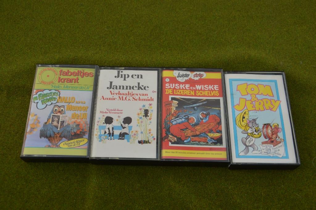 4 oude cassettebandjes met luisterstrip Suske en Wiske Fabel, Cd's en Dvd's, Cassettebandjes, Gebruikt, 2 t/m 25 bandjes, Kinderen en Jeugd