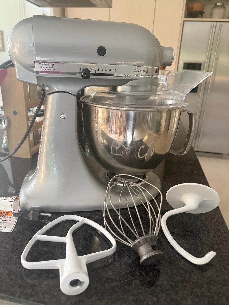 KitchenAid Artisan ( metallic chrome), 4 liter of meer, Ophalen of Verzenden, Zo goed als nieuw, 3 snelheden of meer