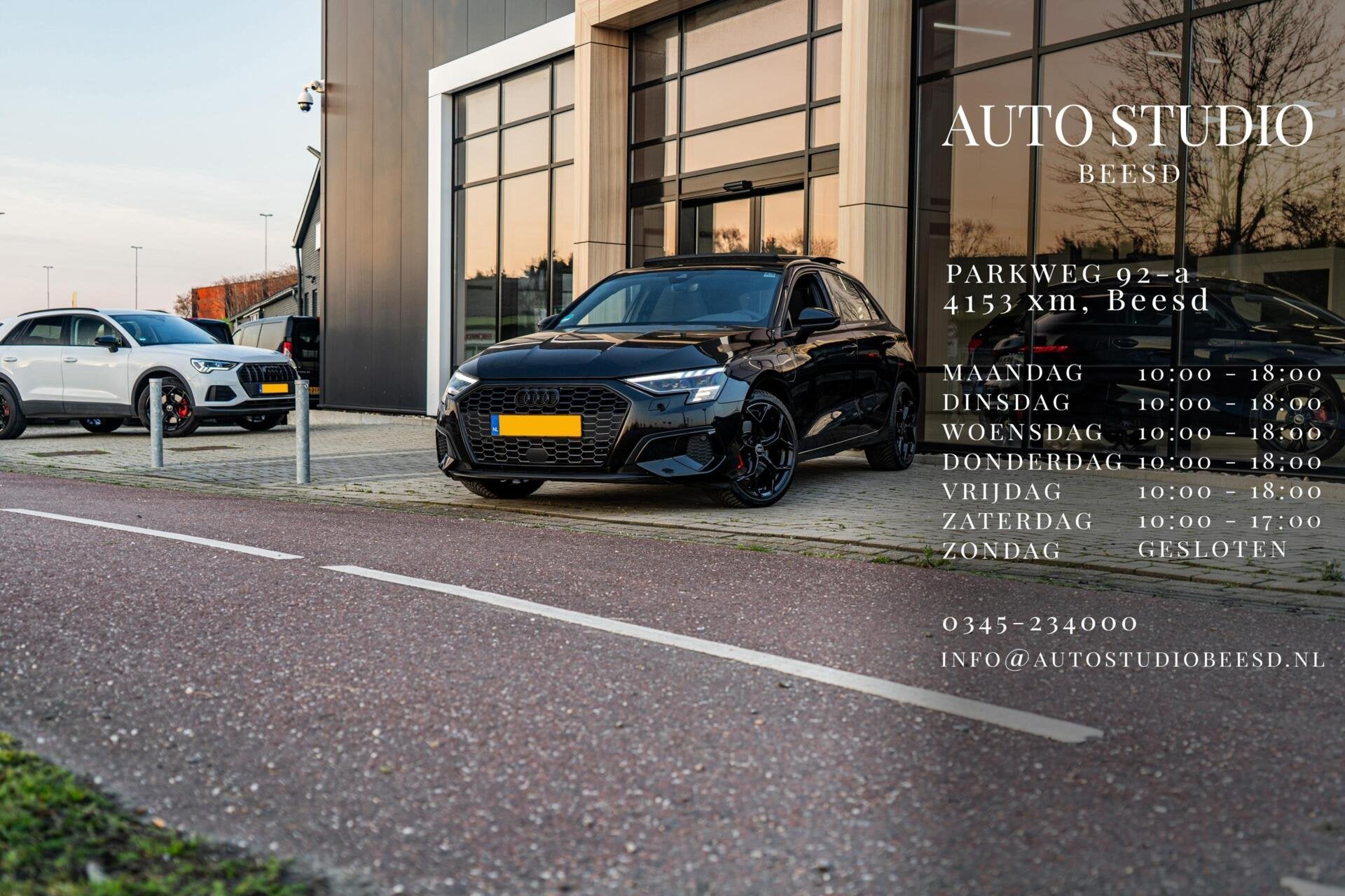 Audi Q3 45 TFSI e | Pano | Cam | Sfeer | Carplay | Matrix, Auto's, Stof, Gebruikt, Zwart, Met garantie (alle)