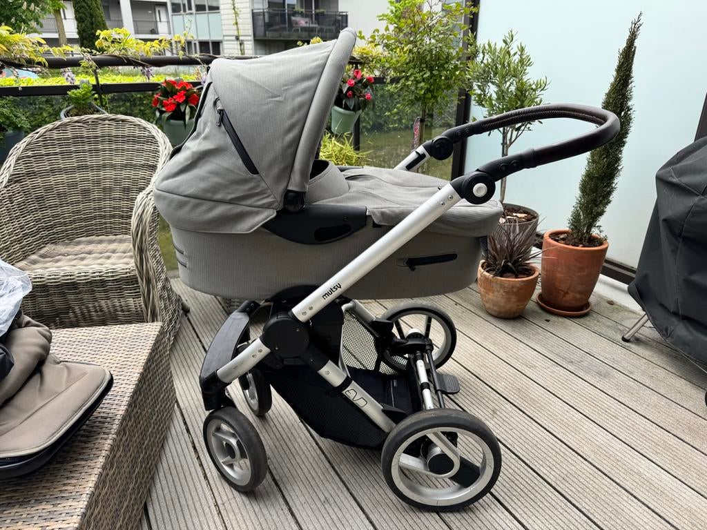 Mutsy Evo kinderwagen, zeer compleet, Zo goed als nieuw, Met reiswieg, Mutsy, Ophalen