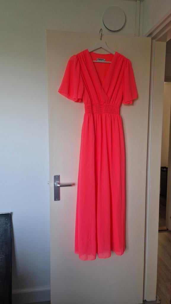Neon Roze Maxi Jurk Elara S/M, Kleding | Dames, Jurken, Maat 38/40 (M), Ophalen of Verzenden, Zo goed als nieuw, Elara