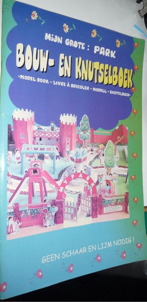 BOUW EN KNUTSELBOEK MIJN GROTE PARK NOOIT GEBRUIKT ALS NIEUW, Verzenden, Overige thema's, Meerkleurig, Beschrijfbaar