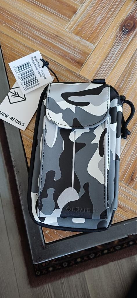 New Rebels Telefoontasje - Camouflage - Waterafstotend, Ophalen of Verzenden, Nieuw, Grijs, Overige merken