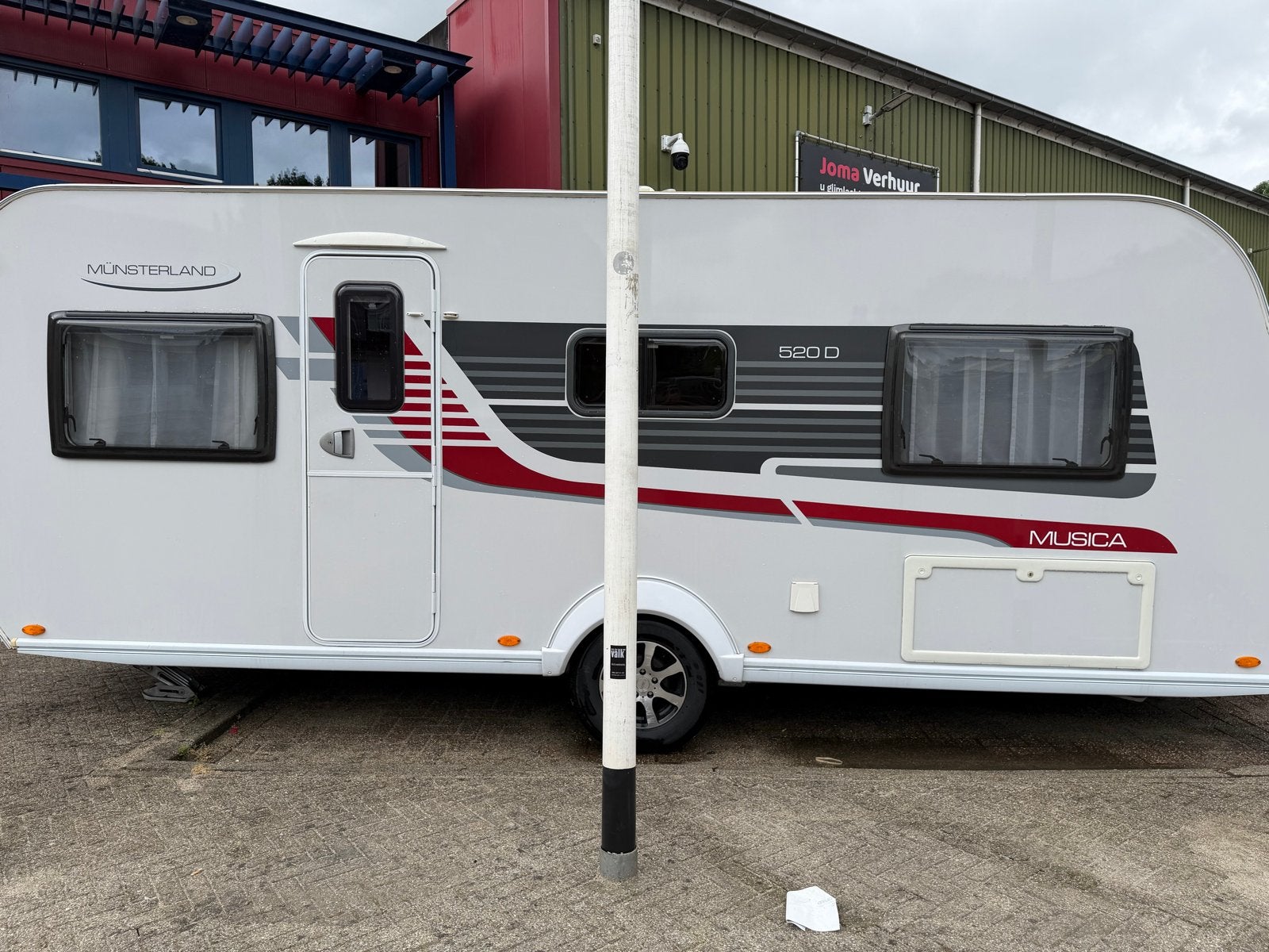 LMC Musica 520 D (2014) – Zeer nette caravan met airco en vo, Caravans en Kamperen, Caravans, Rondzit, Frans bed, Airco, Particulier