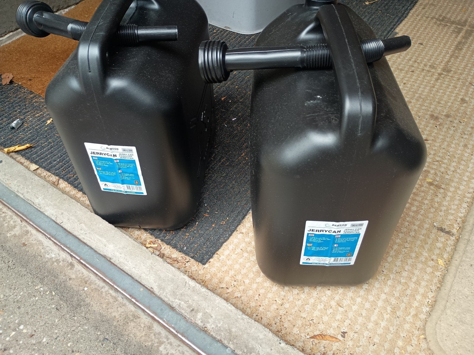 2 Jerrycans van 20 liter, Auto diversen, Ophalen