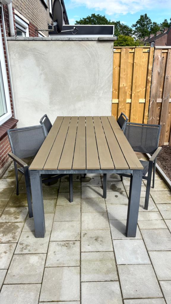 Tuintafel inclusief stapelstoelen, Tuin en Terras, Tuinsets en Loungesets, Ophalen, Gebruikt, Eettafel, Tuinset