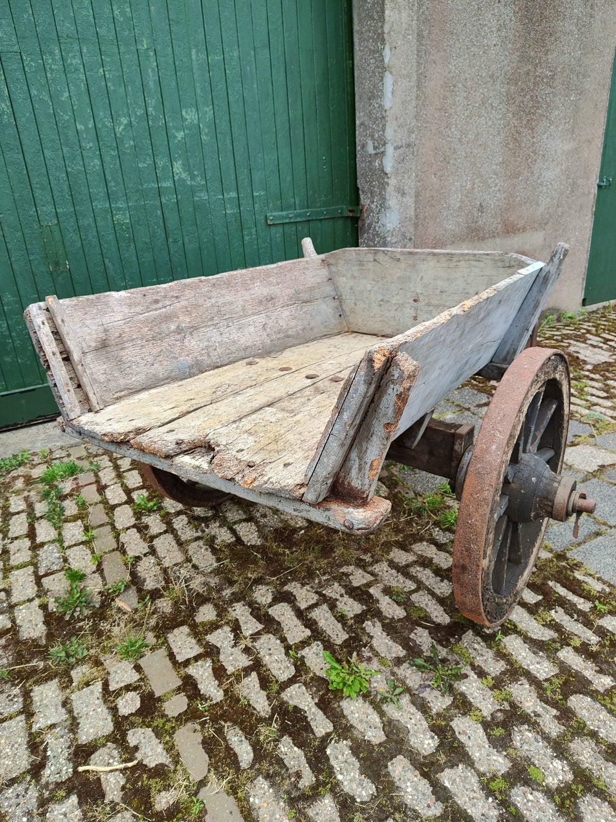 Oude boerenwagen met kiepbare bak - decoratie, Ophalen