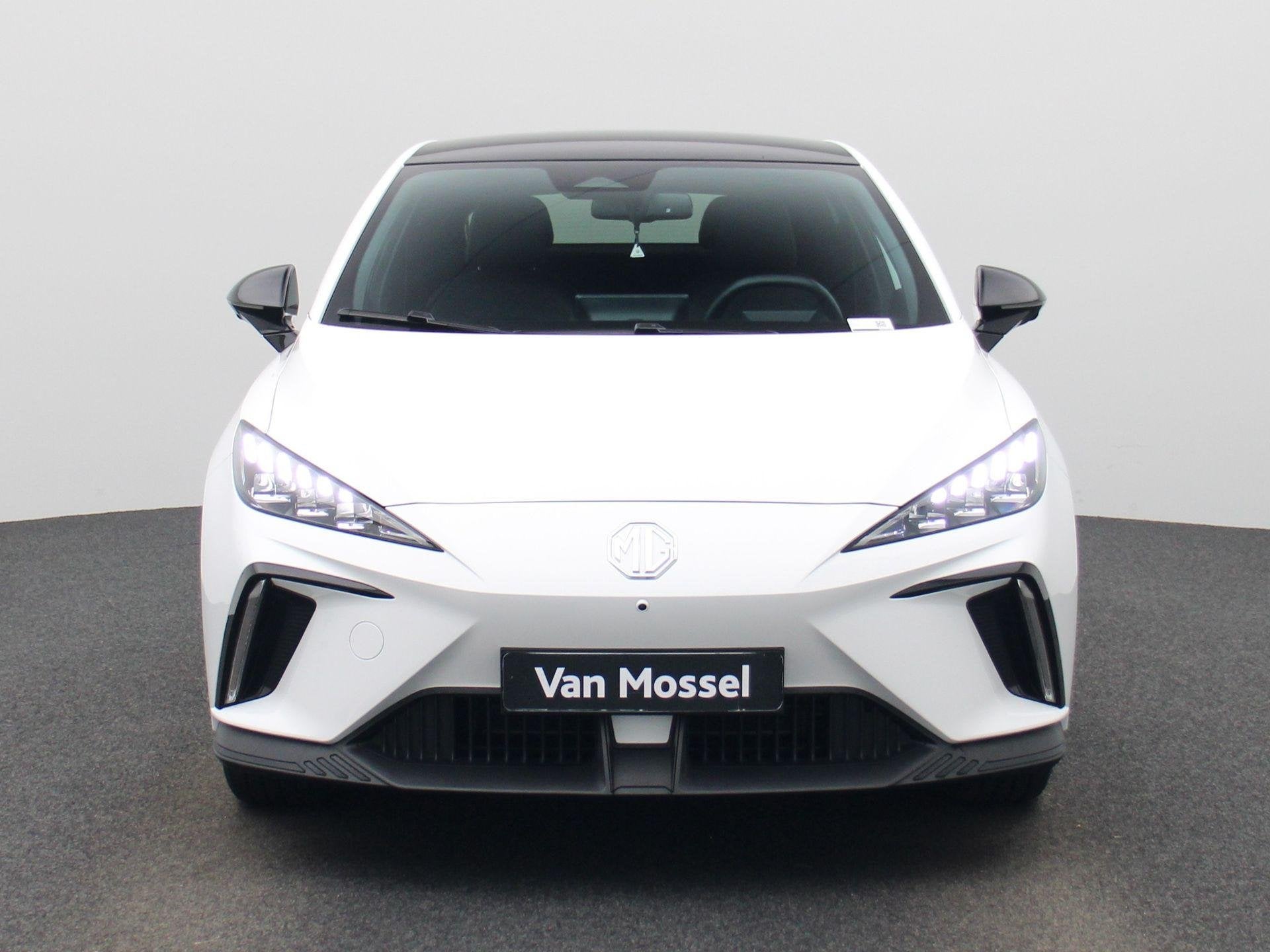 MG 4 Long Range 64 kWh Luxury | Navi | Led Koplampen | 360 C, Auto's, MG, Automaat, 12 maanden, Gebruikt, Wit