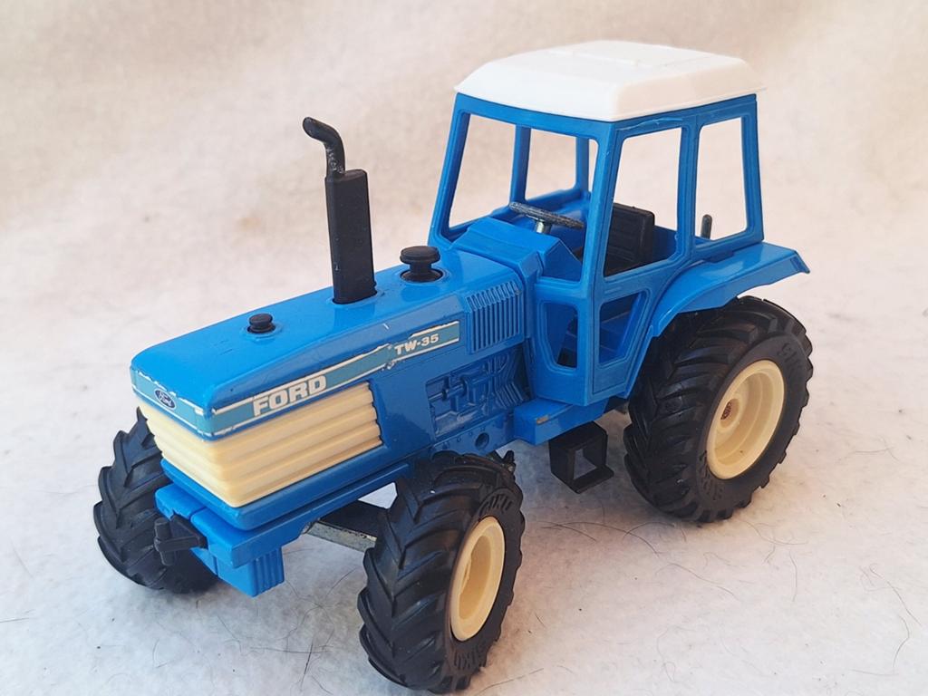 Siku Ford TW-35  miniatuur model Tractor, Ophalen of Verzenden, Gebruikt, Tractor of Landbouw, SIKU