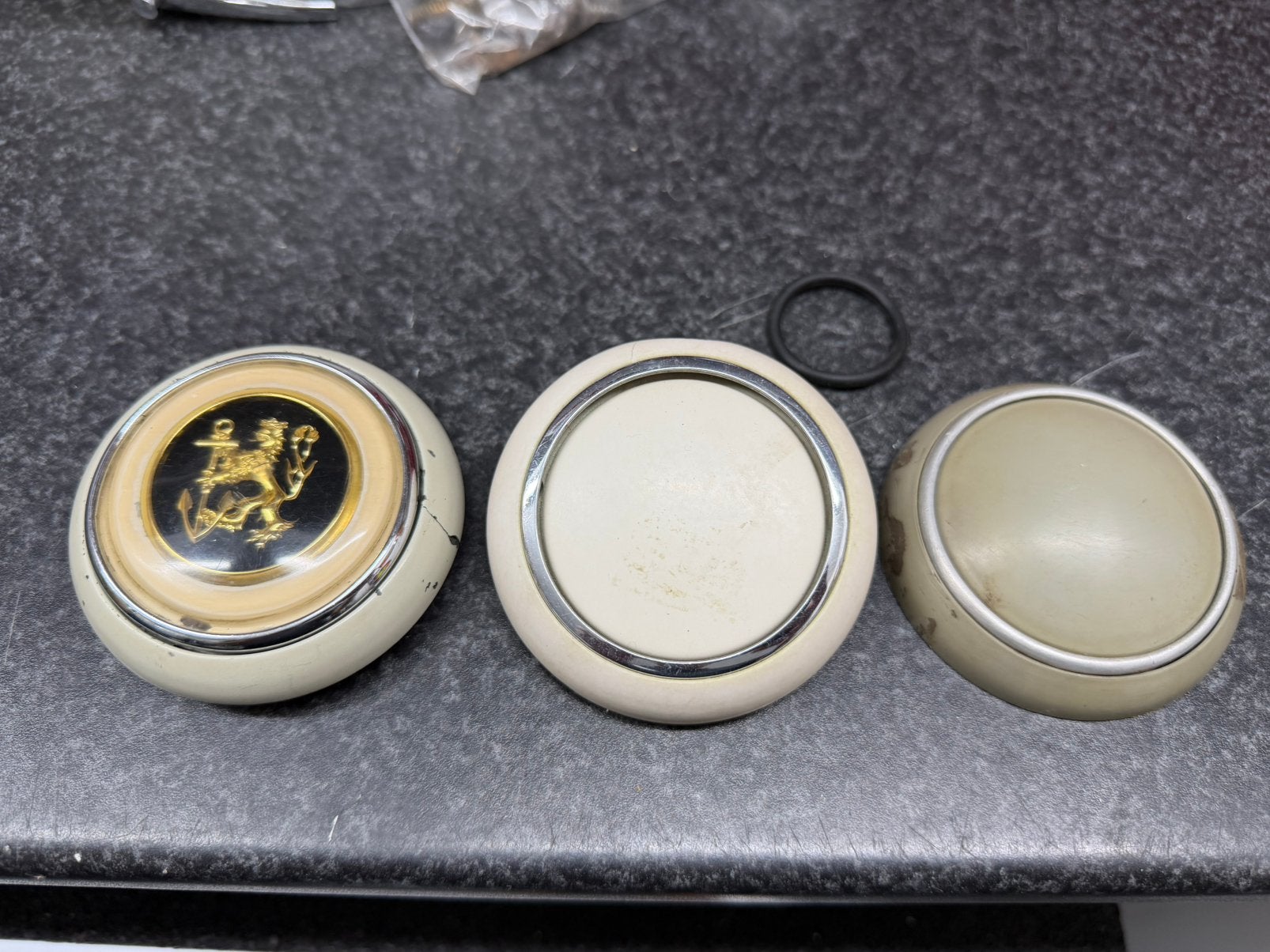 Volkswagen vw Kever en T1 Spijlbus claxon ring 2x, Ophalen of Verzenden, Gebruikt, Volkswagen