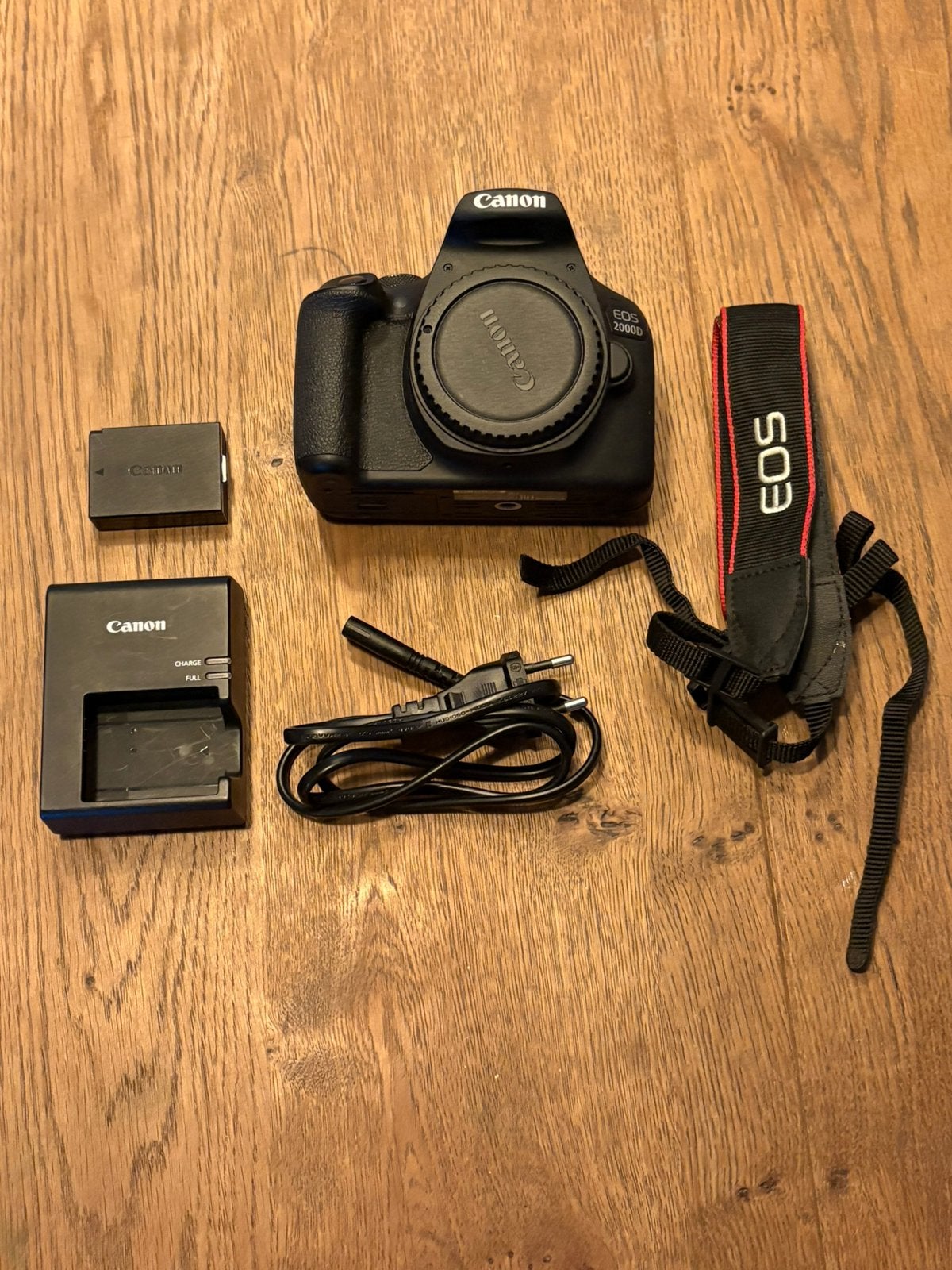 Canon EOS 2000D body, Gebruikt, Spiegelreflex, Canon, Ophalen of Verzenden