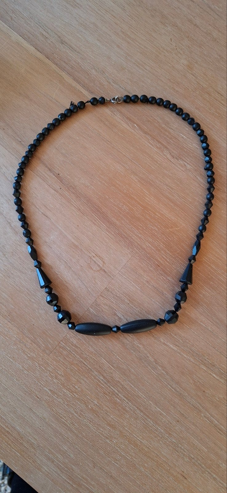 Antieke, zwarte git rouwketting, Ophalen of Verzenden, Overige materialen, Ketting