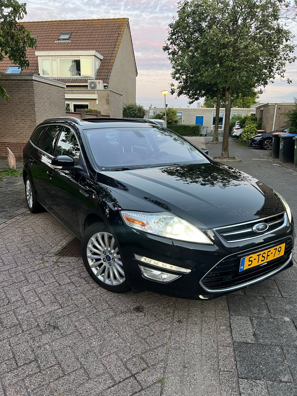 Ford Mondeo 1.6 Ecoboost Titanium 2014 Benzine | Panoramadak, Auto's, Voorwielaandrijving, Zwart, 4 cilinders, Mondeo