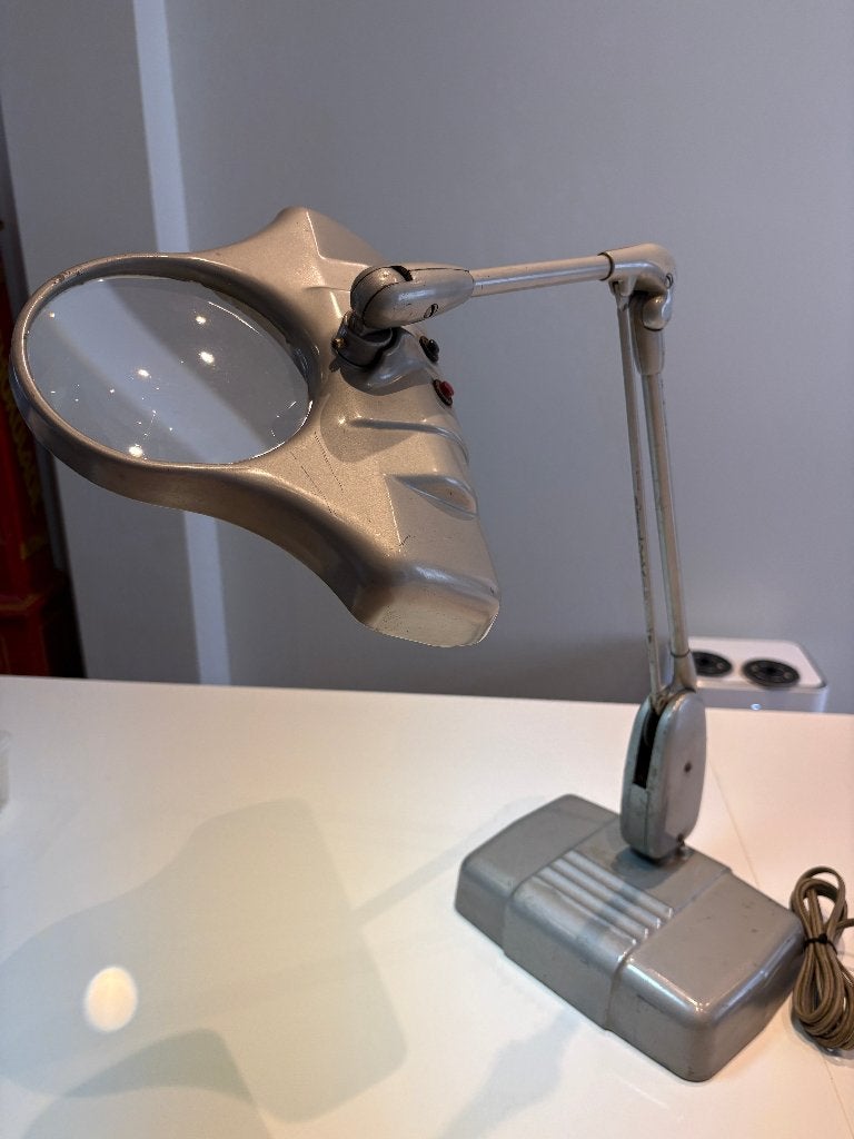 Dazor bureaulamp met loep, Hobby en Vrije tijd, Vergrootglazen, Loepen en Loeplampen, Ophalen of Verzenden, Gebruikt, Vergrootglas of Loep