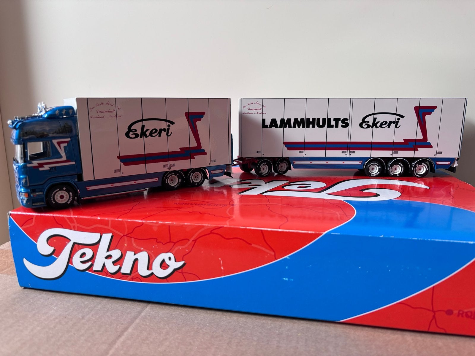 Tekno Scania S-serie Ekeri Lammhults combi, Ophalen of Verzenden, Zo goed als nieuw, Bus of Vrachtwagen, Tekno
