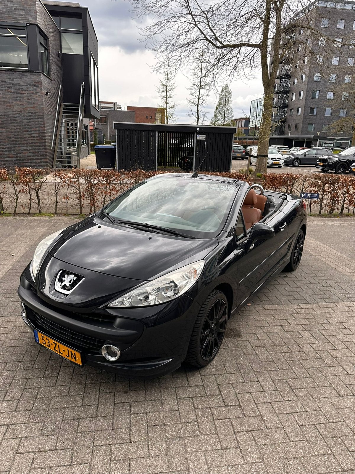 Peugeot 207 1.6 16V CC 88KW 2008 Zwart, Auto's, Voorwielaandrijving, 15 km/l, 4 cilinders, Cabriolet