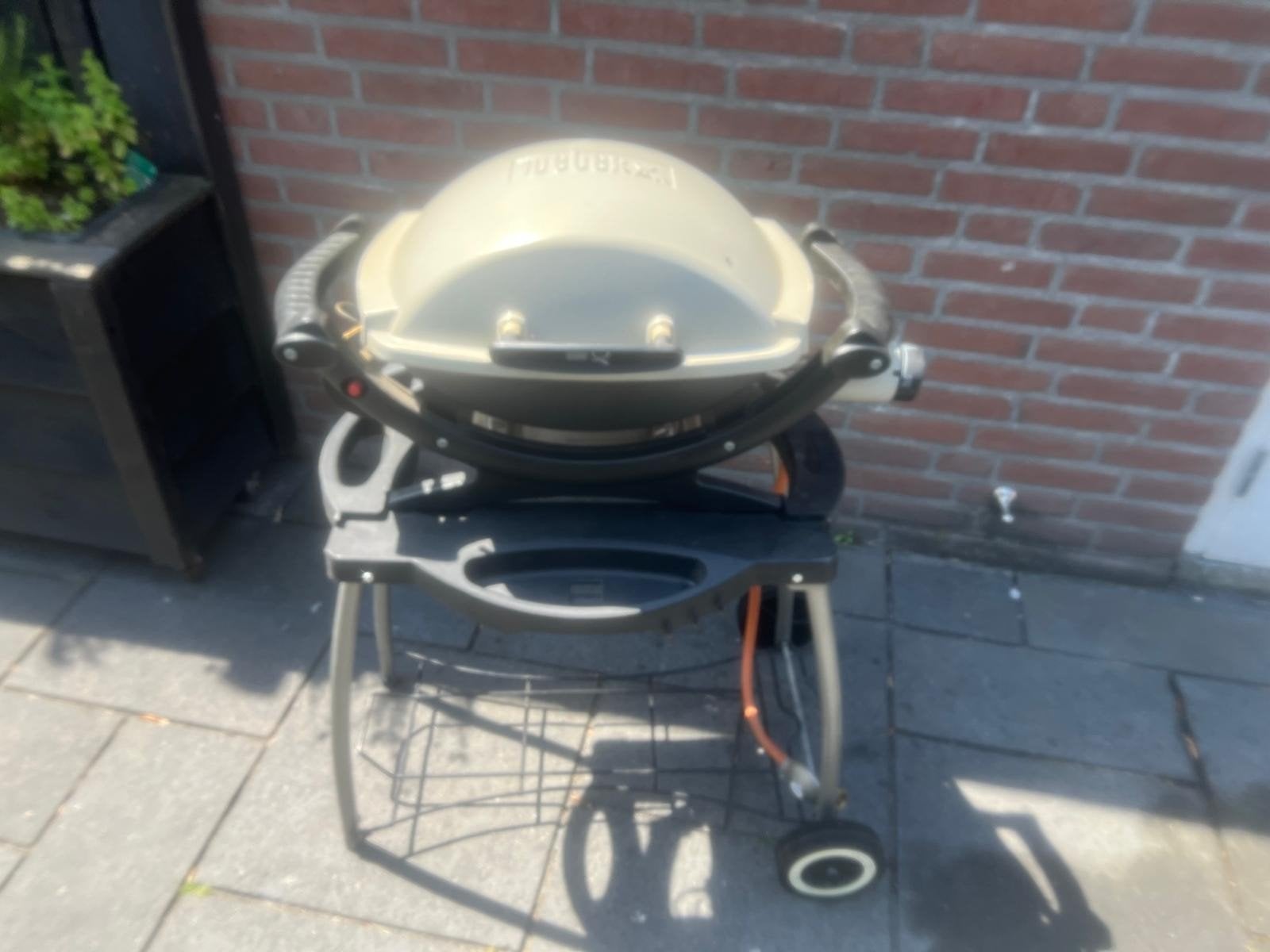 Weber Q2000 gasbarbecue met onderstel en hoes, Ophalen, Gebruikt, Weber