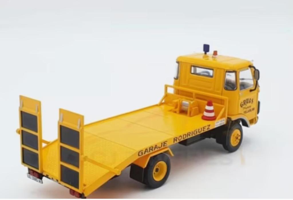 Pegaso S-515 '80 autotransporter 1/43 IXO Spaanse serie # 39, Verzenden, Nieuw, Bus of Vrachtwagen, Overige merken